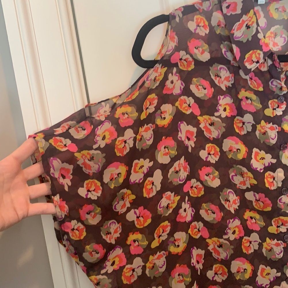Collective Concepts cold shoulder floral blouse - Picture 3 of 7